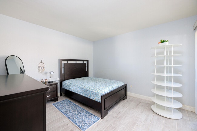 Building Photo - 79602 Ave 42