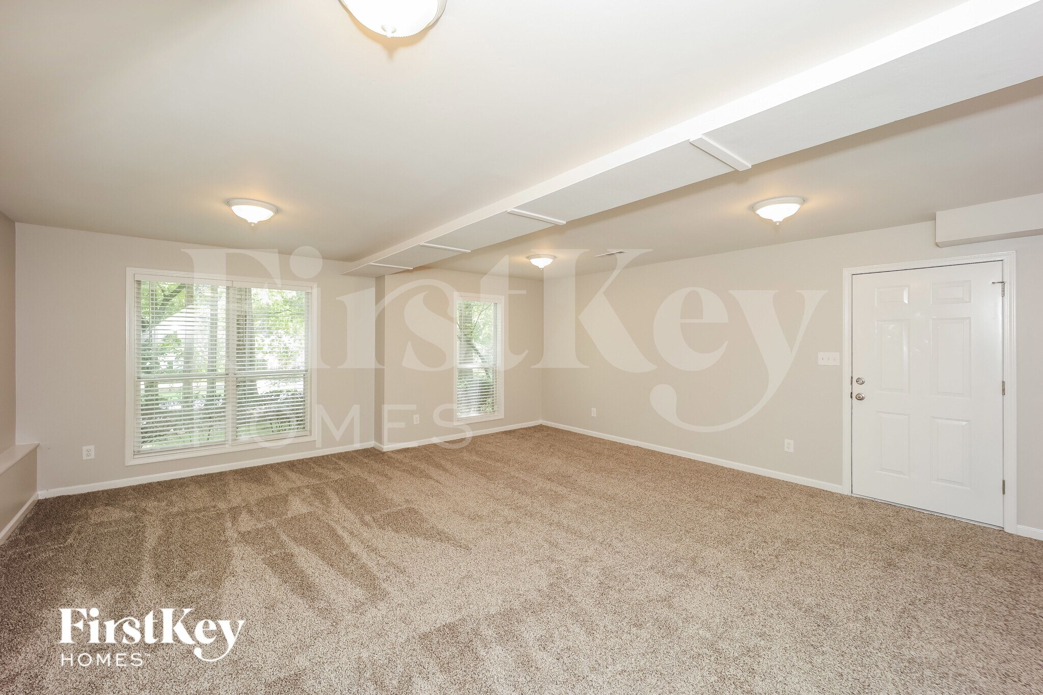 Building Photo - 42 Treetop Ln