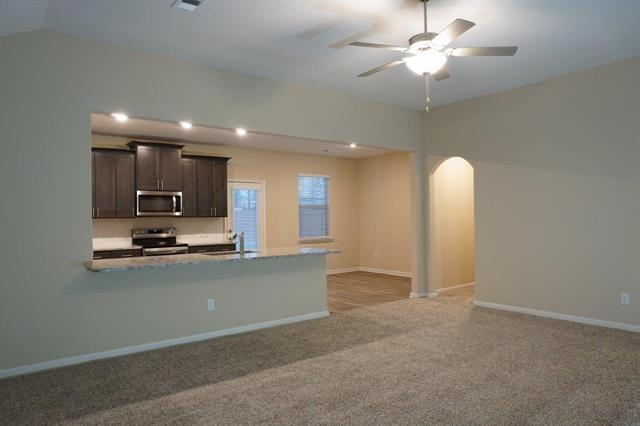 Building Photo - 1823 Dahlia Way