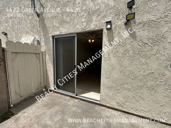 Building Photo - 4422 Green Ave