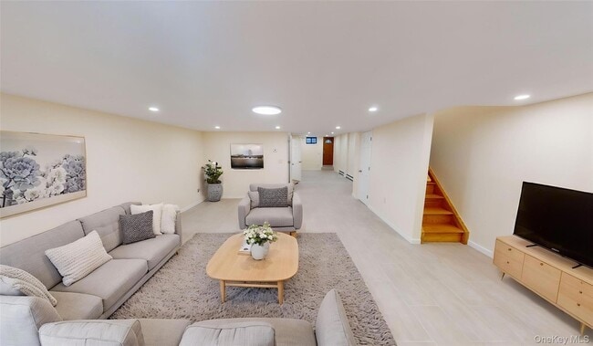 Building Photo - 90-09 68th Ave