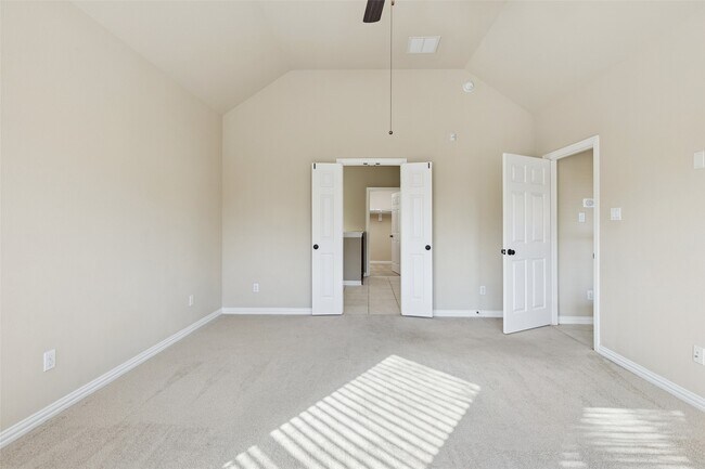 Building Photo - 11 Vershire Cir