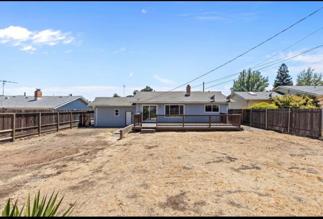 Building Photo - 118 Montrose Ct