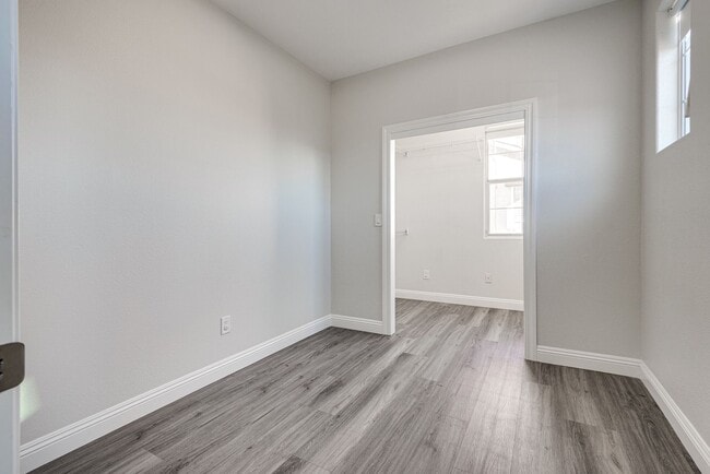 Building Photo - Spacious Family Home with Pool & 3-Car Garage in the Heart of North Las Vegas