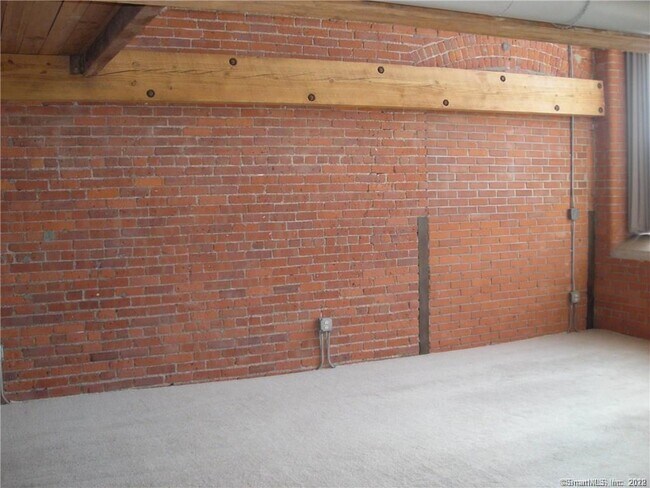 Building Photo - 68 Thermos Ave
