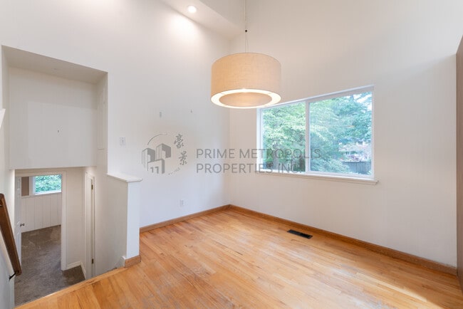 Building Photo - 1646 152nd Ave SE