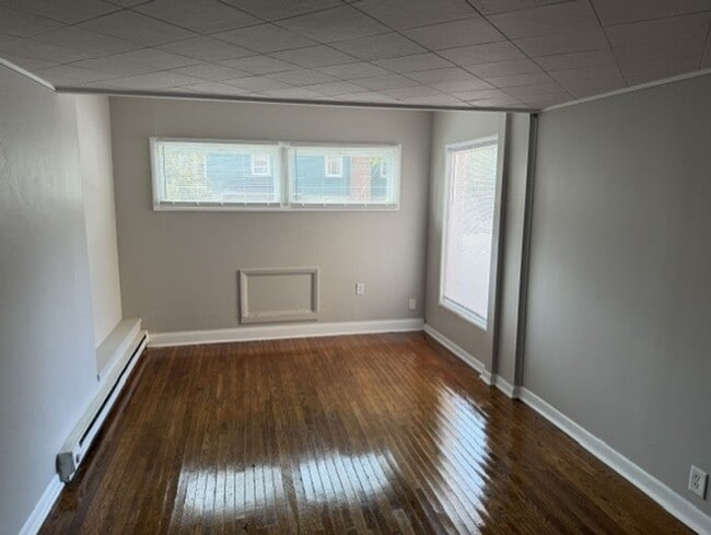 Building Photo - 563 S 24th St