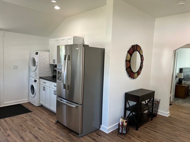 Building Photo - 5400 NW Torgerson Dr