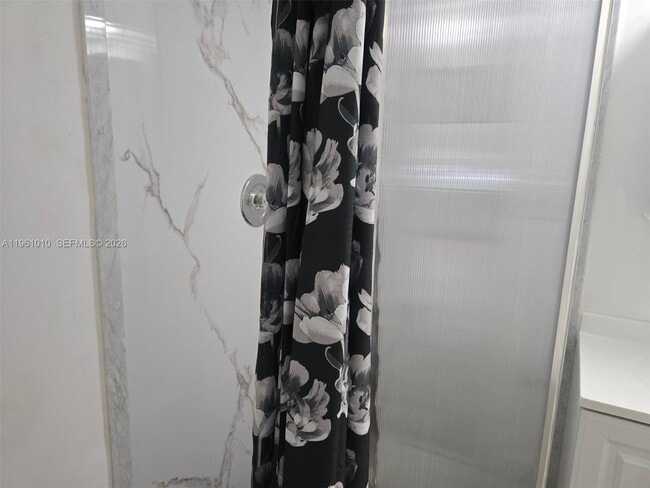 Building Photo - 5921 Washington St