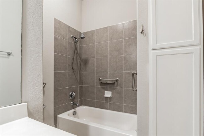 Building Photo - 16408 Fetching Ave