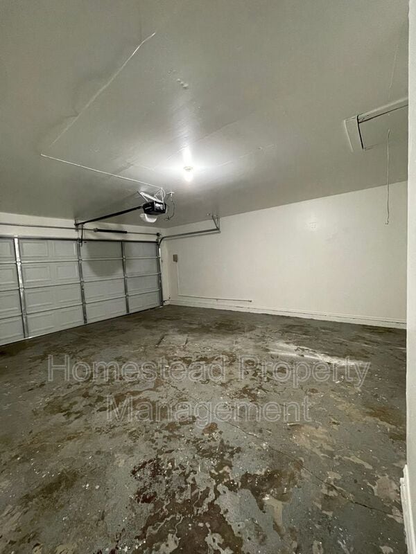 Building Photo - 10020 S Clegern St