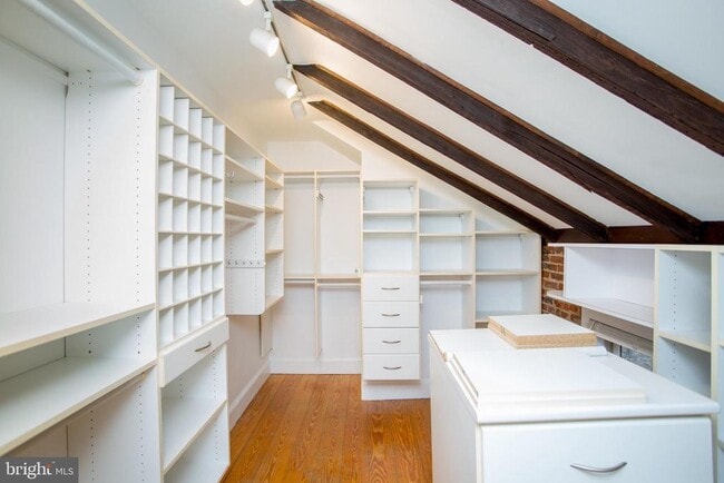 Building Photo - 67 Ferry St