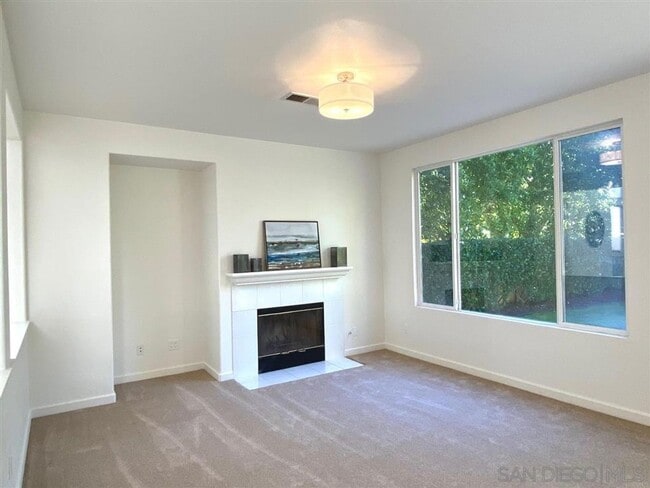 Building Photo - HOLLYFIELD CT - Spacious 5 Bedroom Carmel Valley Home on Quiet Cul-de-Sac — Available Aug 10!