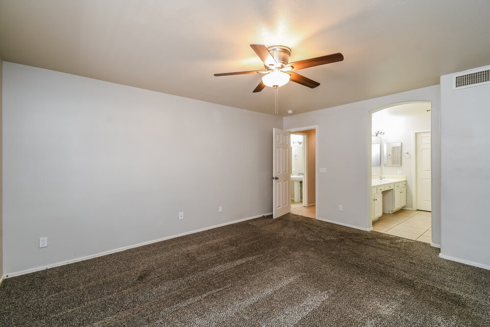 Building Photo - 5123 E Dragoon Ave