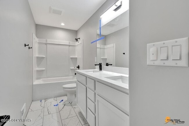 Building Photo - 623 Rita Cir