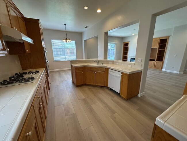 Building Photo - 5592 Plumbridge Way