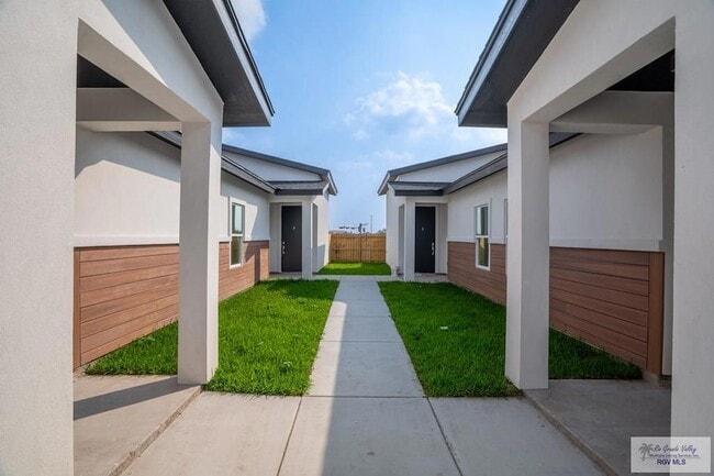 Building Photo - 3508 Hidalgo Cir