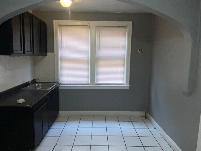 Building Photo - 5049 Coplin St