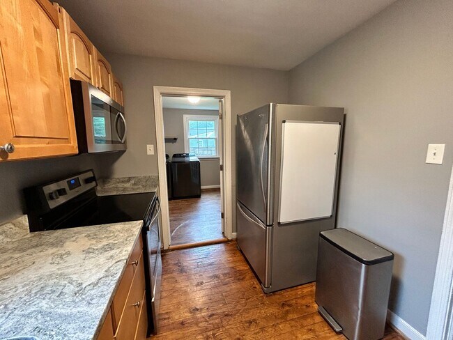 Building Photo - 1124 Bridle Ln