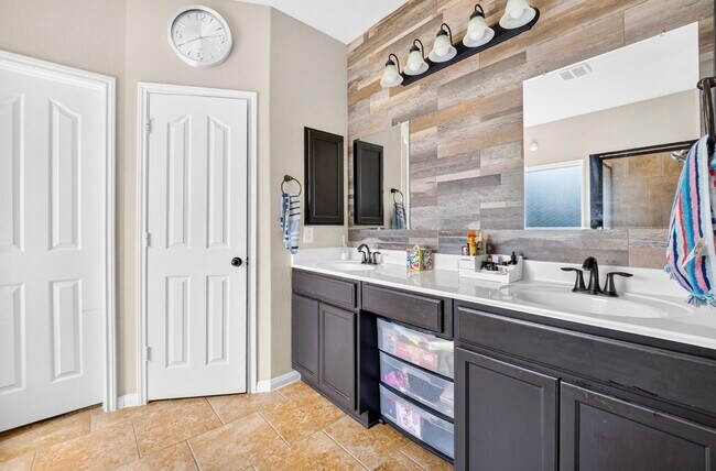 Building Photo - 16026 Rustlers Trail Ln