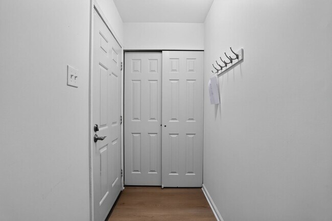 Building Photo - 1 Bed, 1 Bath Condo In Desirable Blue Bell Community!