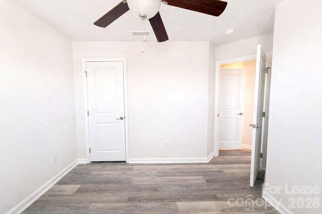 Building Photo - 3014 Potomac River Pkwy