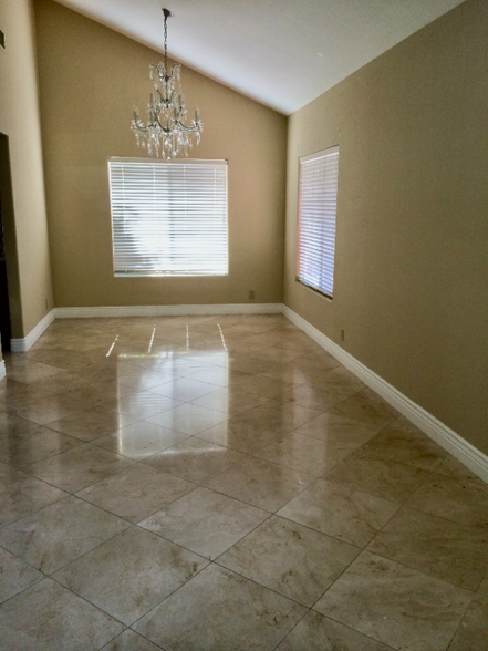 Building Photo - 3399 Northwood Dr