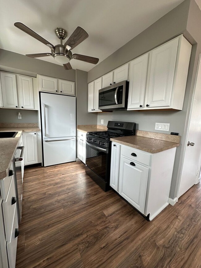 Building Photo - Cozy 2 bedroom 1 bathroom rental