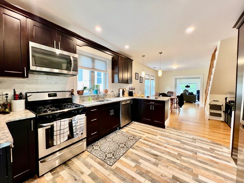 Building Photo - 70 Edenfield Ave