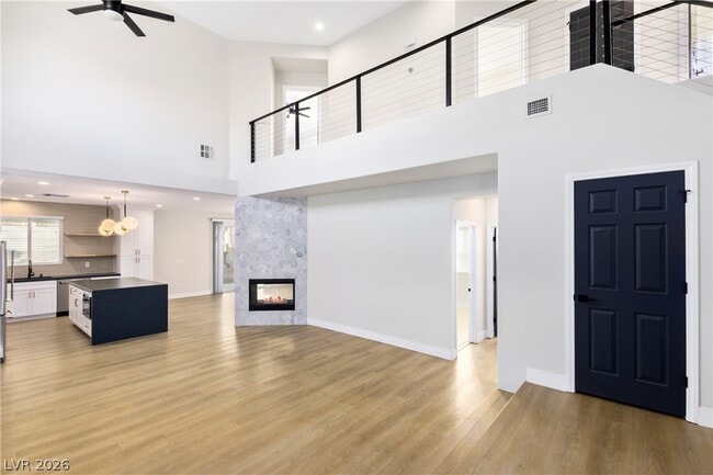Building Photo - 10264 Splendor Ridge Ave