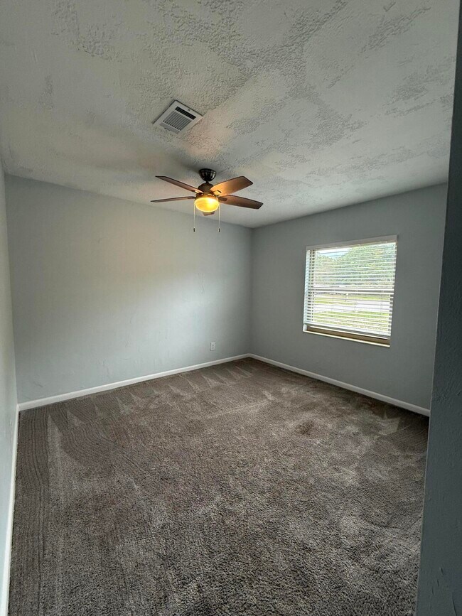 Building Photo - 509 Trenton St
