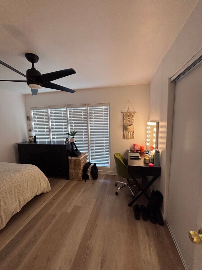 Building Photo - 6249-6253 Mary Lane Drive