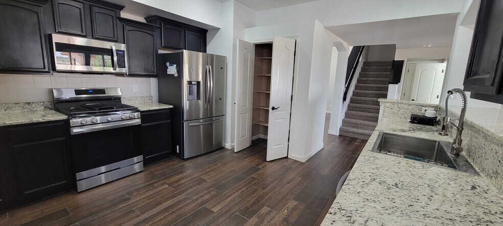 Building Photo - 3600 Tierra Bahia Dr