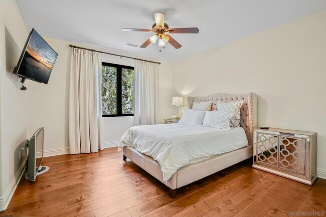 Building Photo - 7335 El Fuerte St