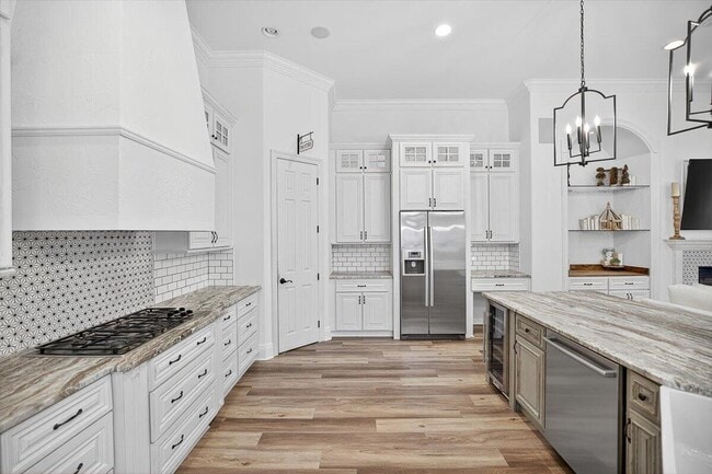 Building Photo - 3161 Club Dr