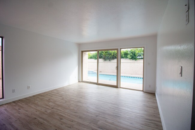 Building Photo - Scottsdale - McCormick Ranch Home - 3 Bedr...