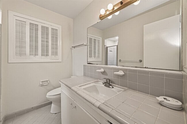 Building Photo - 6426 Mobud Dr