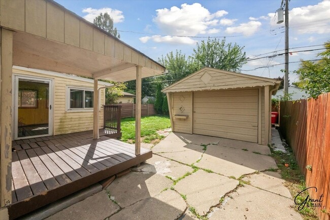 Building Photo - 3 Bedroom Ranch - $1,350