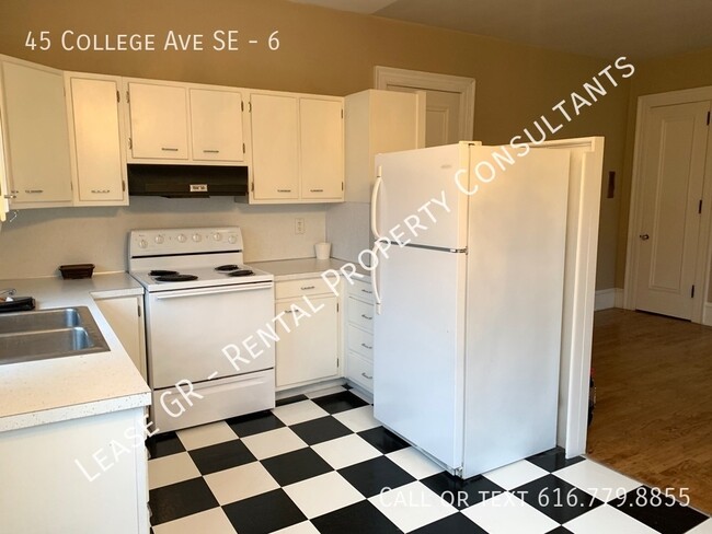 Building Photo - Heritage Hill! Cute One Bedroom Apartment ...