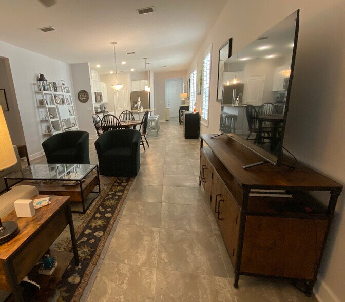 Building Photo - 137 Bison Trl