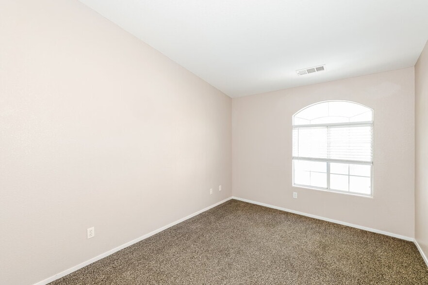 Building Photo - 5450 Mercantile St