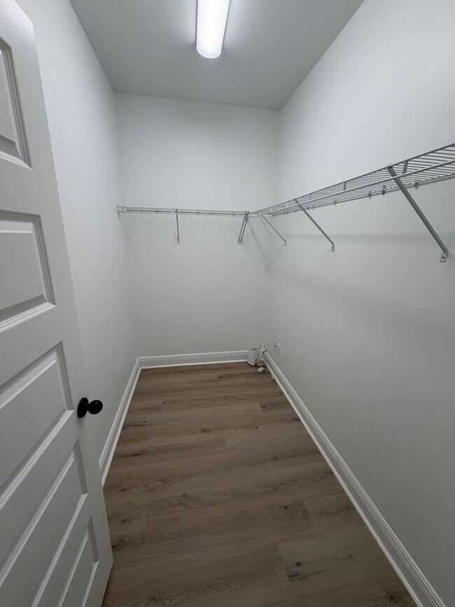 Building Photo - 1303 Louisiana Ave