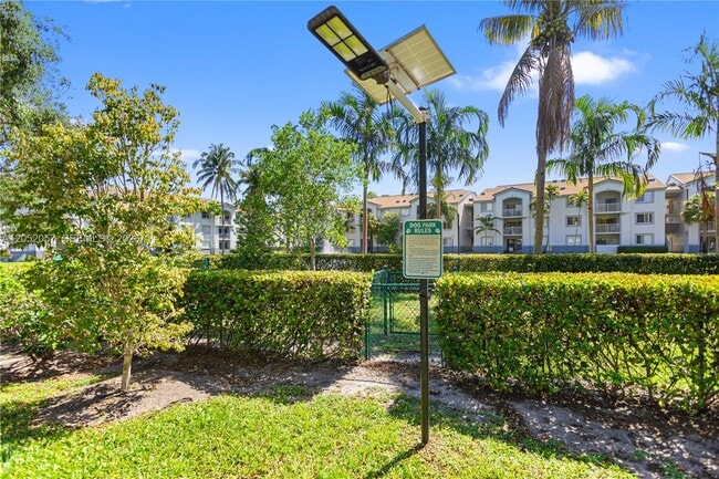 Building Photo - 2640 S University Dr