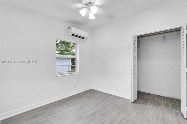 Building Photo - 1175 NW 133rd St