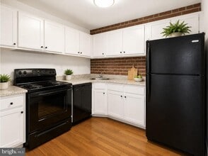 Building Photo - 1855 Calvert St NW