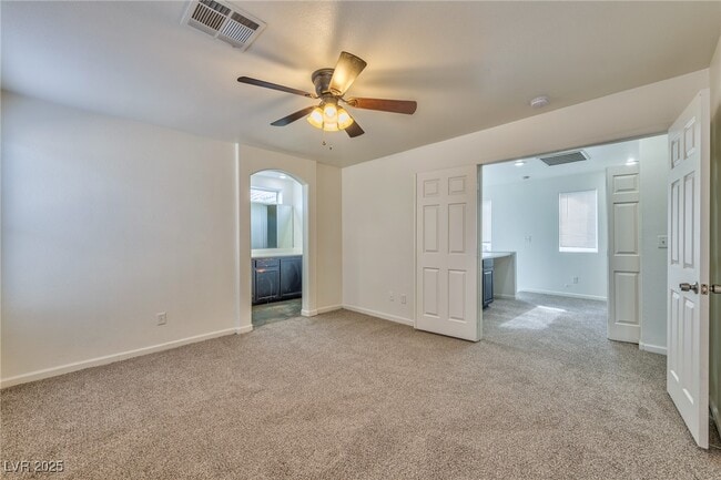 Building Photo - 949 Medina De Leon Ave