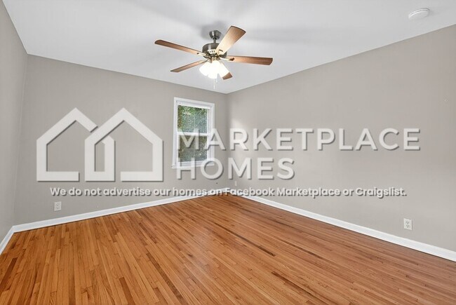 Building Photo - 427 Whispering Pines Dr