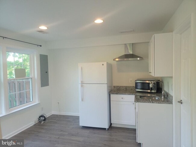 Building Photo - 9620 Potters Hill Cir