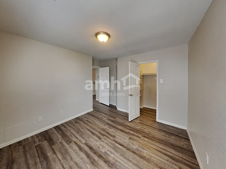 Building Photo - 17826 Camden Oaks Ln