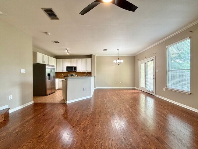 Building Photo - 3300 Forest Creek Dr